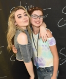 sabrinacarpenter-daily_282329.jpg