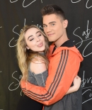 sabrinacarpenter-daily_283929.jpg