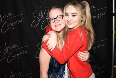 sabrinacarpenter-daily_281329.jpg