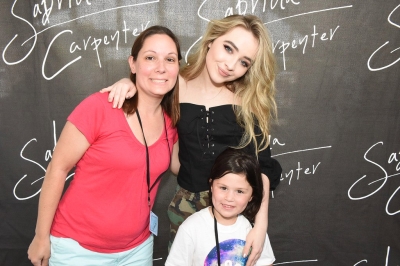 sabrinacarpenter-daily_2831329.jpg