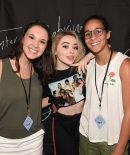 sabrinacarpenter-daily_281529.jpg