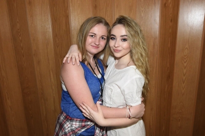 sabrinacarpenter-daily_2817329.jpg