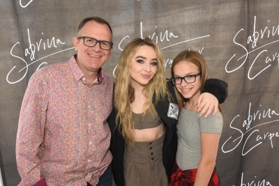 sabrinacarpenter-daily_281429.jpg