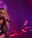 sabrinacarpenter-daily_281929.jpg