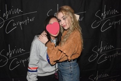 sabrinacarpenter-daily_281829.jpg