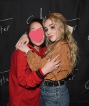 sabrinacarpenter-daily_281329.jpg