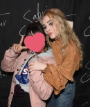 sabrinacarpenter-daily_281929.jpg