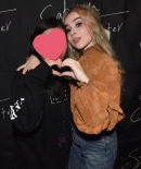 sabrinacarpenter-daily_288429.jpg