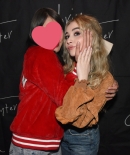 sabrinacarpenter-daily_289629.jpg