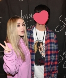 sabrinacarpenter-daily_281529.jpg