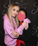 sabrinacarpenter-daily_284129.jpg