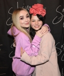 sabrinacarpenter-daily_285629.jpg