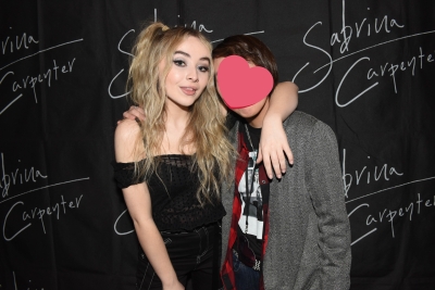 sabrinacarpenter-daily_281529.jpg