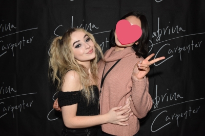 sabrinacarpenter-daily_282429.jpg