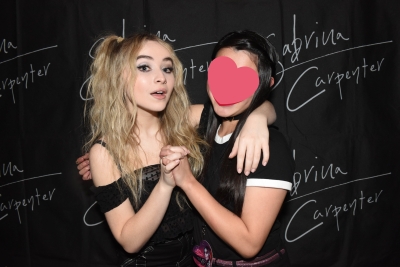 sabrinacarpenter-daily_282529.jpg