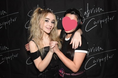 sabrinacarpenter-daily_282629.jpg