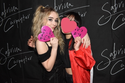 sabrinacarpenter-daily_289829.jpg