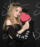 sabrinacarpenter-daily_281029.jpg