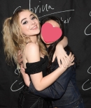 sabrinacarpenter-daily_2810529.jpg