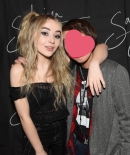 sabrinacarpenter-daily_281529.jpg