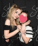 sabrinacarpenter-daily_282729.jpg