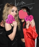 sabrinacarpenter-daily_289829.jpg