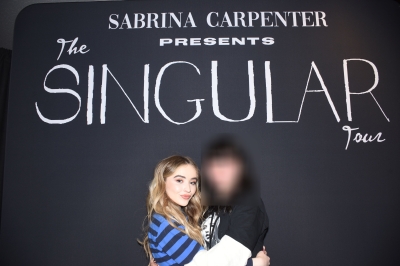 sabrinacarpenter-daily_281729.jpg