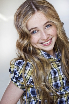 sabrinacarpenter-daily_28329.jpg