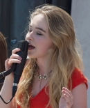 sabrinacarpenter-daily_28729.jpg