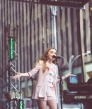 sabrinacarpenter-daily_285029.jpg