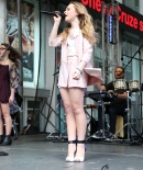 sabrinacarpenter-daily_28629.jpg