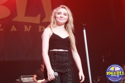 sabrinacarpenter-daily_283629.jpg