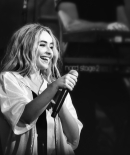 sabrinacarpenter-daily_281729.jpg