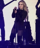 sabrinacarpenter-daily_283929.jpg