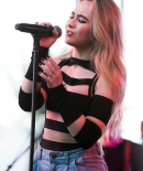 sabrinacarpenter-daily_281029.jpg