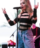 sabrinacarpenter-daily_281229.jpg