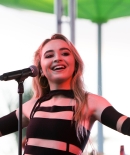 sabrinacarpenter-daily_283029.jpg