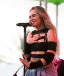 sabrinacarpenter-daily_283129.jpg