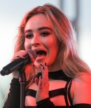 sabrinacarpenter-daily_284329.jpg