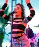 sabrinacarpenter-daily_285029.jpg