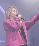 sabrinacarpenter-daily_281429.jpg