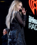 sabrinacarpenter-daily_289129.jpg