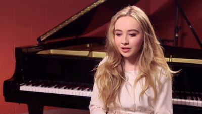 sabrinacarpenter-daily_2817629.jpg