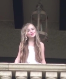 sabrinacarpenter-daily_282729.jpg