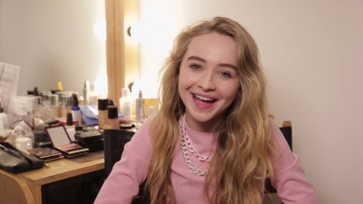 sabrinacarpenter-daily_281329.jpg