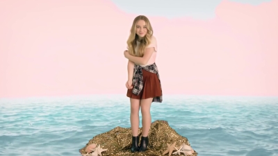 sabrinacarpenter-daily_283329.jpg