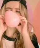 sabrinacarpenter-daily_2811129.jpg