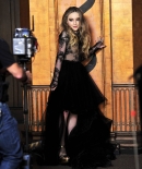 sabrinacarpenter-daily_281829.JPG