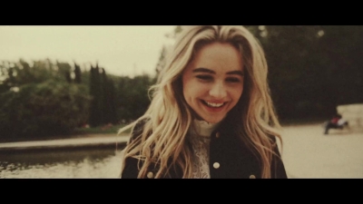 sabrinacarpenter-daily_2822629.jpg