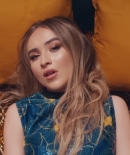 sabrinacarpenter-daily_28629.jpg